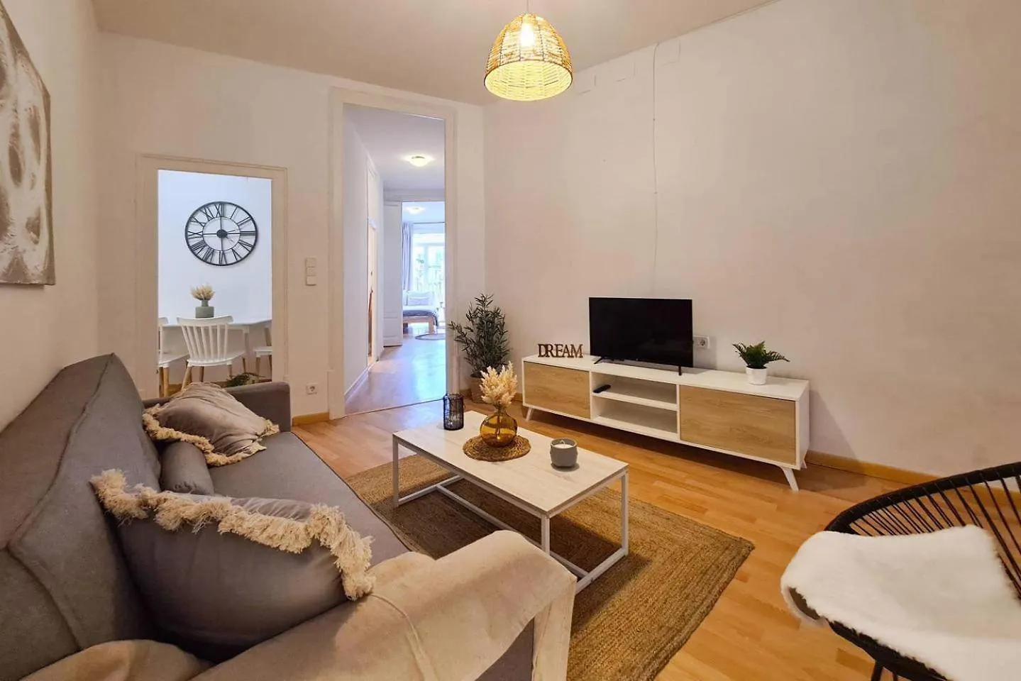 21Ara1085- Fabulous 4Br Apartment In Ciutat Vella Barcelona 0*,
